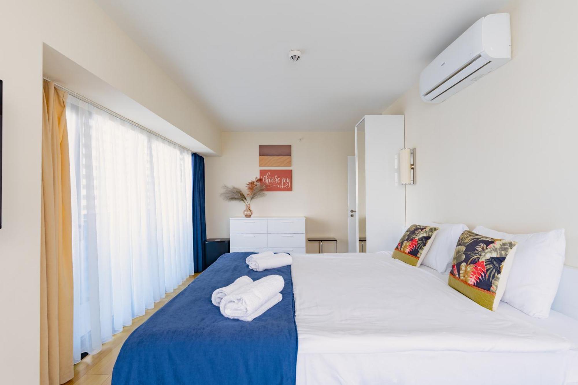 Orbi City Hotel Sea View Batumi Esterno foto